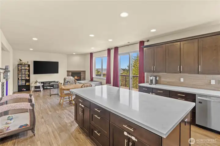 Wonderful flow to the dining and living room area