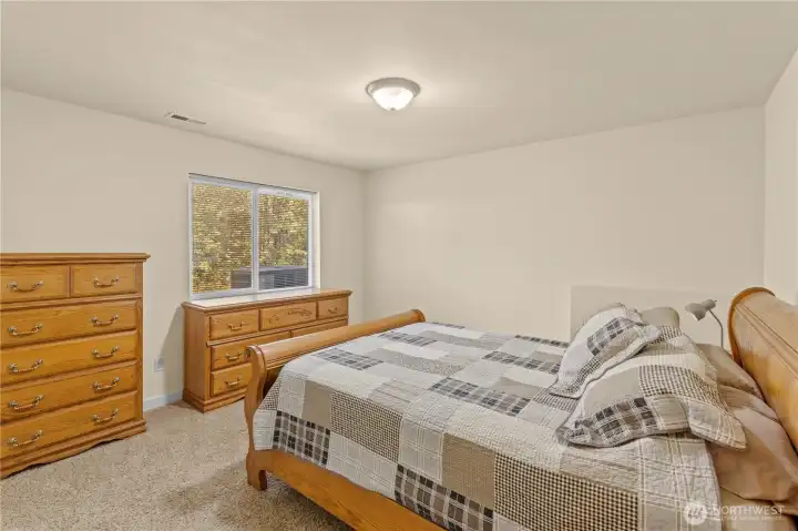 Bedroom 4 can fit all the furniture