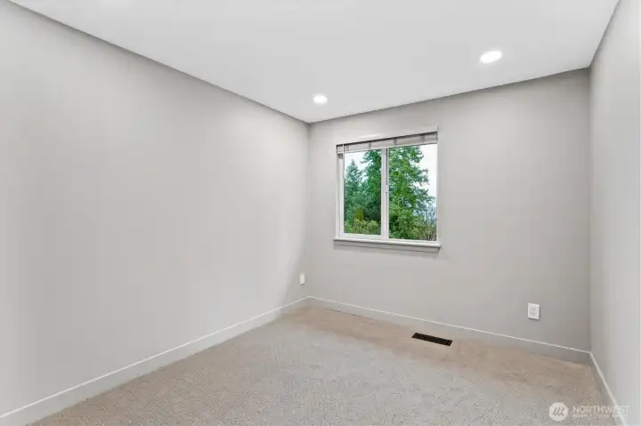 Additional bedroom no. 1