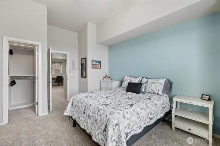 Primary has ceiling fan to help keep you cool