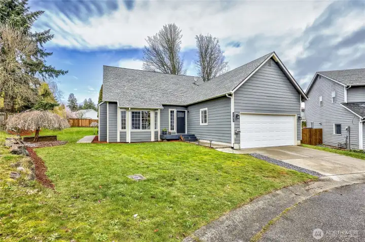 Located on a soft culdesaq