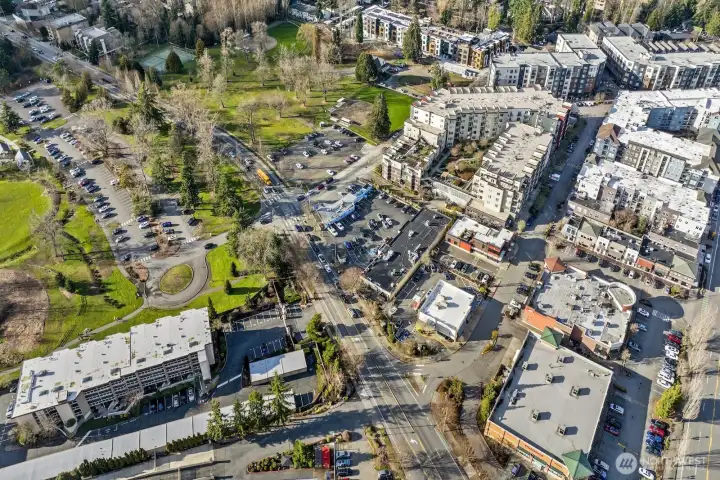 So much Shopping & Dining Nearby!