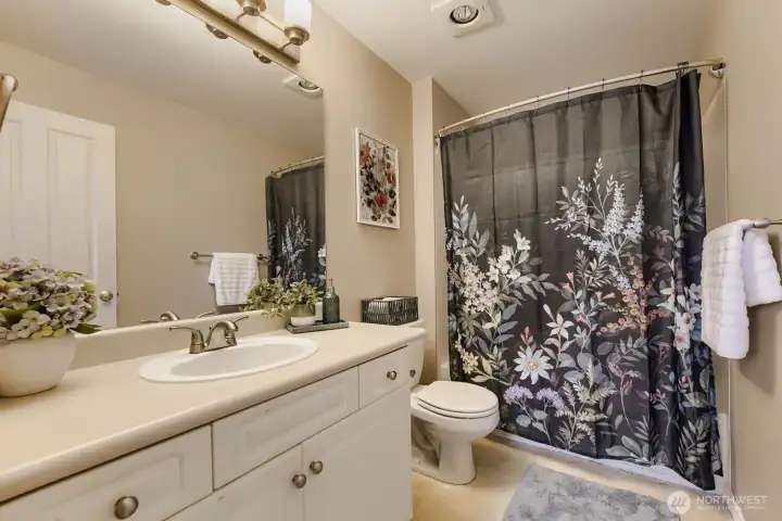 2nd bathroom