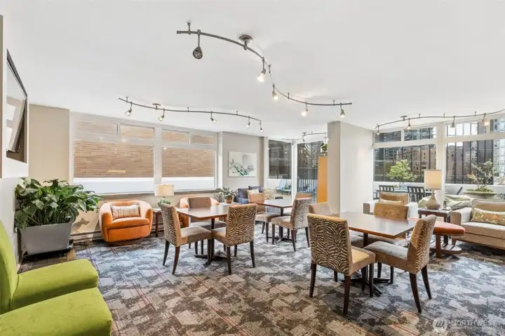 Nice community area to reserve for any special event, hanging out or meetings.