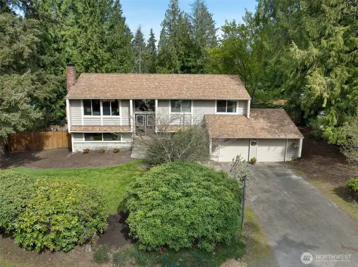 Welcome home! Comfortable living in a peaceful cul-de-sac setting near Lake Serene
