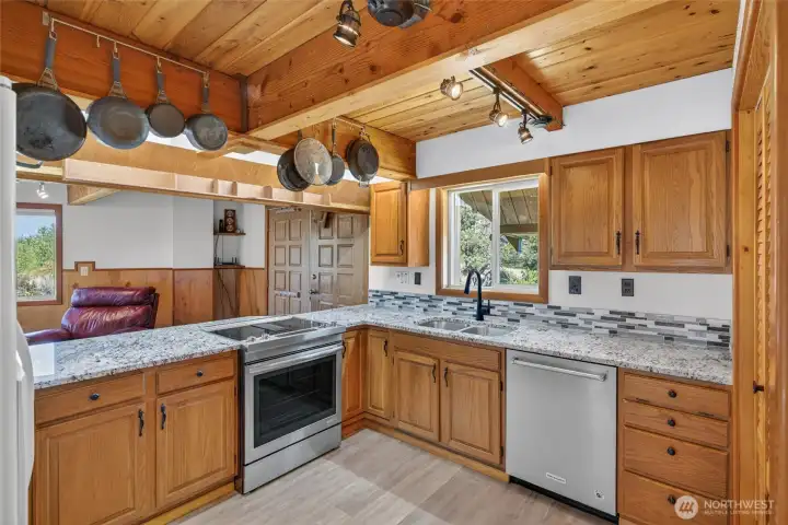 Kitchen with tons of Space