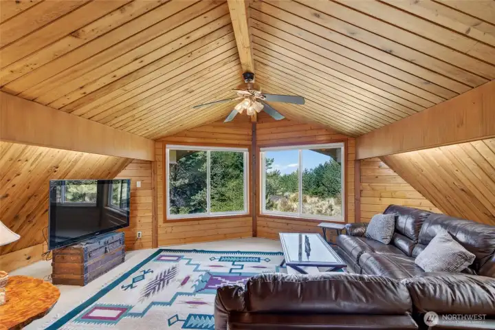 Third Floor Living Space and Great Views!