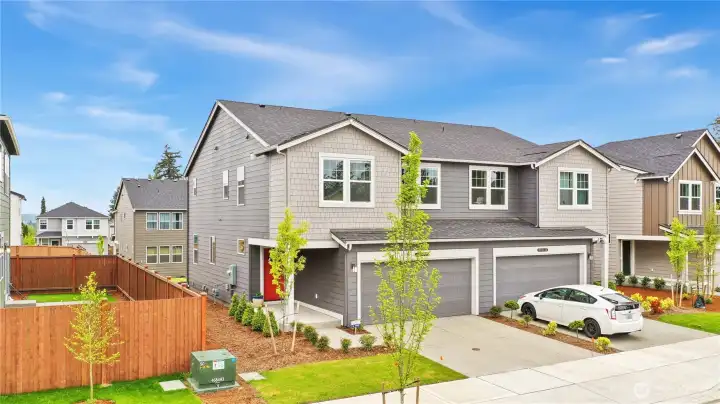 Beautiful setting on great lot! Beautiful setting on great lot!