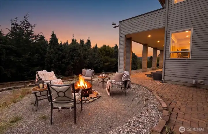 Virtually Staged FIRE PIT Area