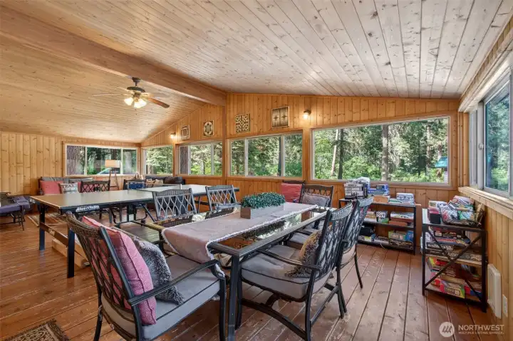 Four season enclosed sunporch Four season enclosed sunporch