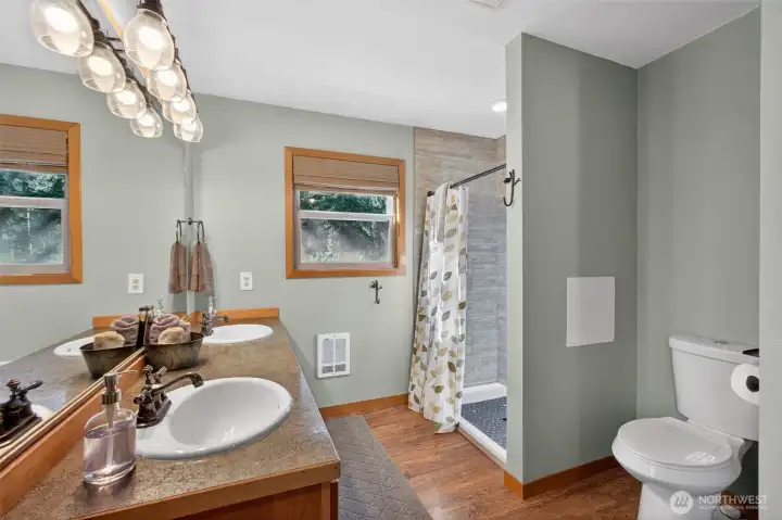 Upper-level primary 3/4 bath Upper-level primary 3/4 bath