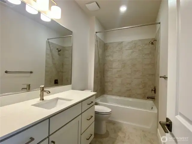 9245 Nootka Ct SE