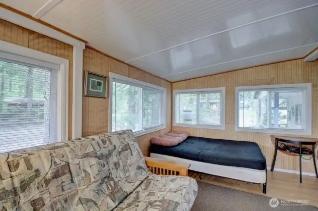 Sleeping/living area