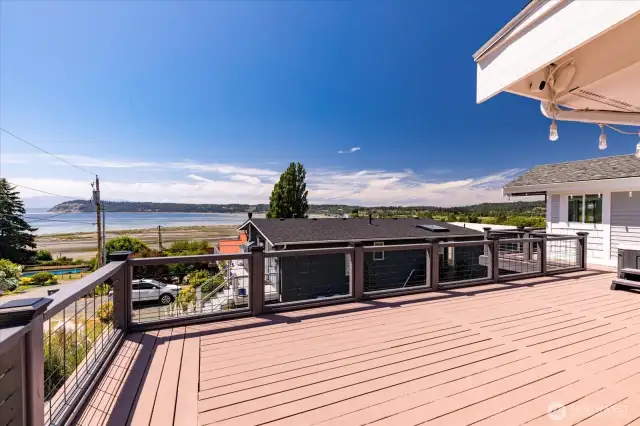 Almost 800 sqft of upper deck space (approx. 793 sqft).
