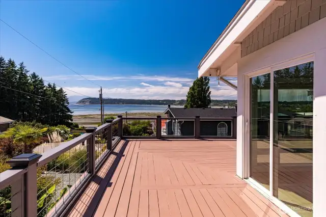 Almost 800 sqft of upper deck space (approx. 793 sqft).