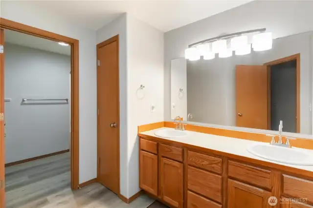 Main Full Bath