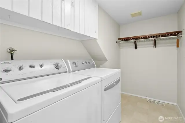Main level utility room/Mud room