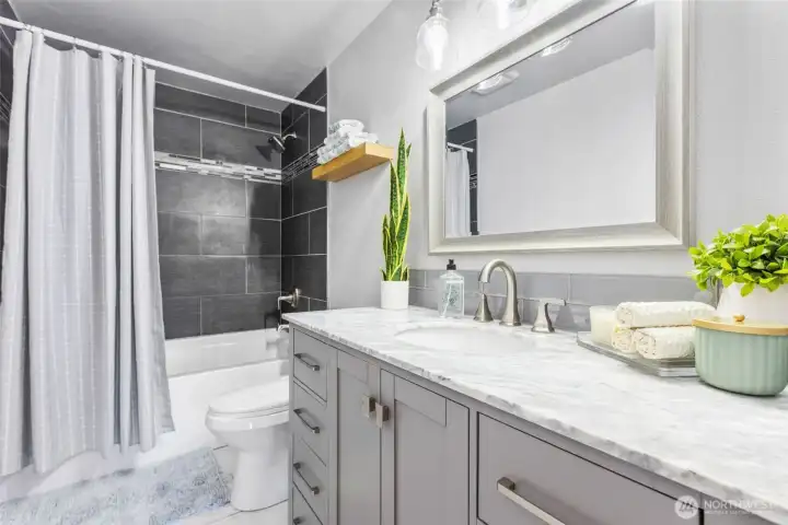 Updated full bathroom