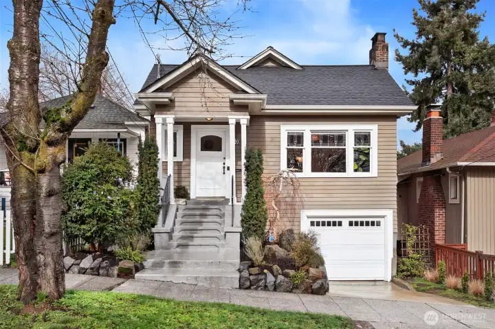 Home sweet home! Attached garage with storage space and driveway parking. Easy access to PCC, shops/restaurants, buses/Rapid Ride and only blocks to Green Lake!