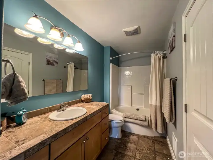 Primary Ensuite Full Bathroom