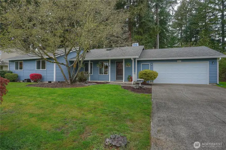 Situated on a spacious ¼ acre lot, this RAMBLER features a fenced backyard and a welcoming deck - ideal for outdoor entertaining or relaxing.