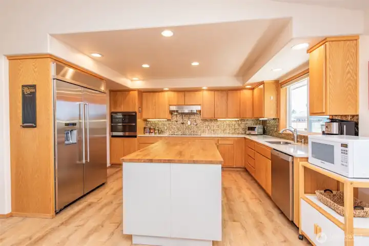 Newer Appliances, Counters, Island!