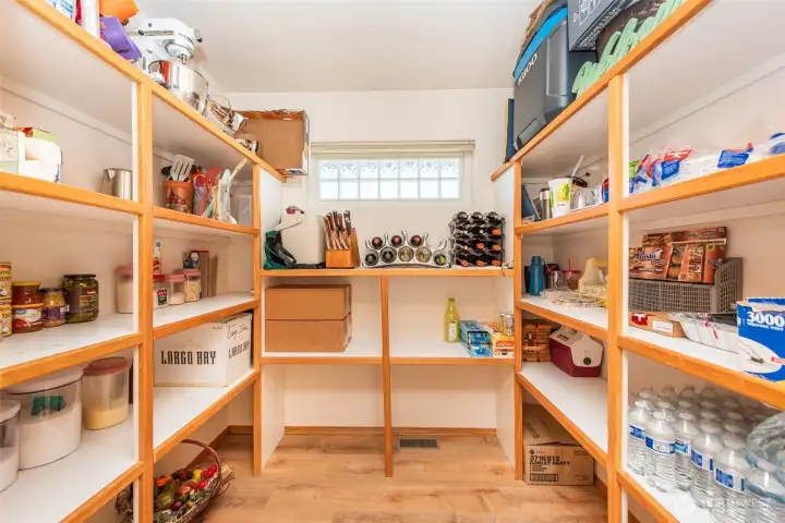 Huge Walk-in Pantry