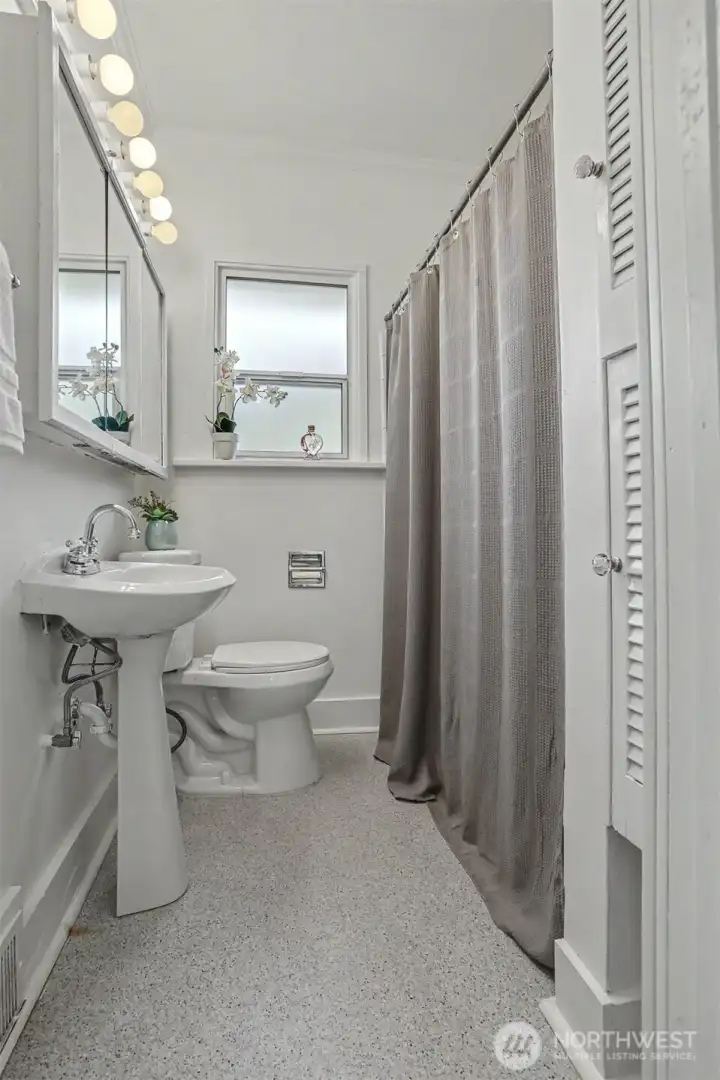 Upstairs bathroom