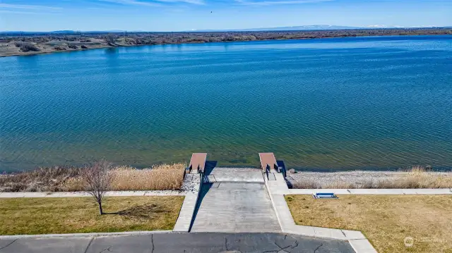 2 Docks and Boat Launch