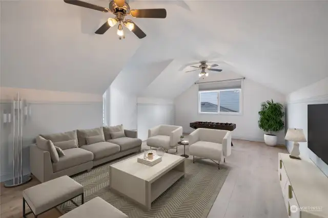 Virtually staged bonus room