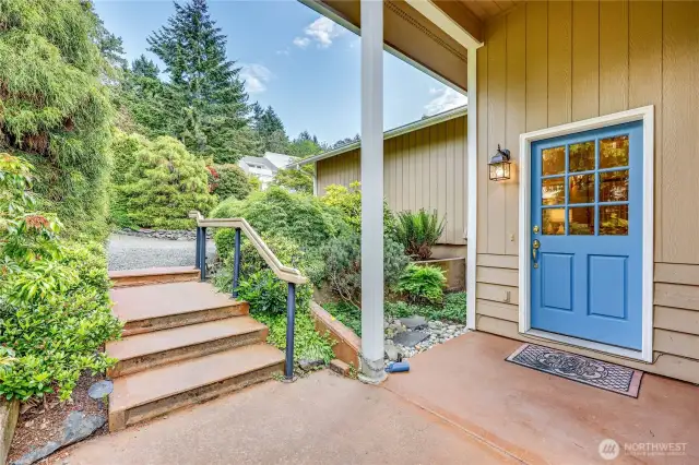 Front entry from driveway off 11th.