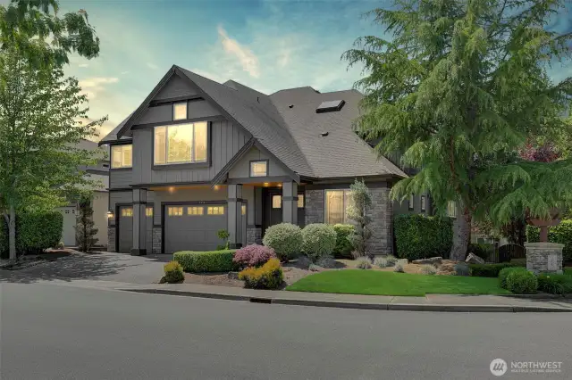 Welcome to 173 Hoquiam. A 2-story home with a daylight basement. So much space and flexible living spaces. Level front yard and level backyard.