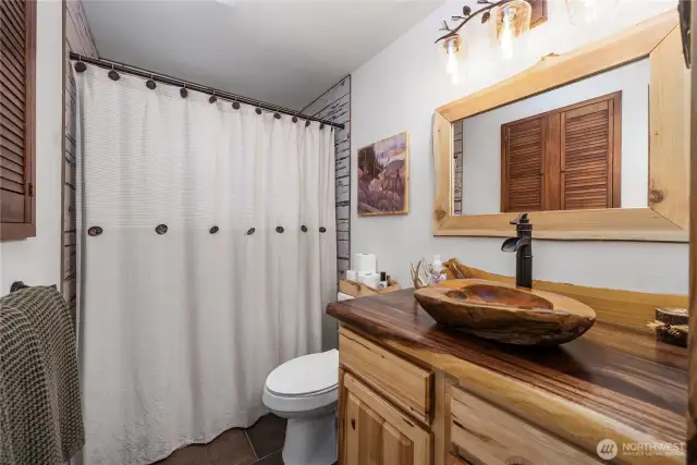 Live Edge Counter & Teak Sink