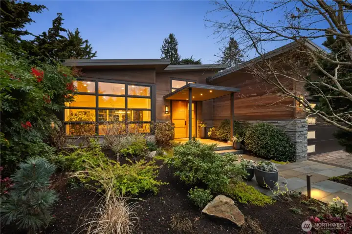 Sideways view, in this photo you can see the 2-car garage to the right.