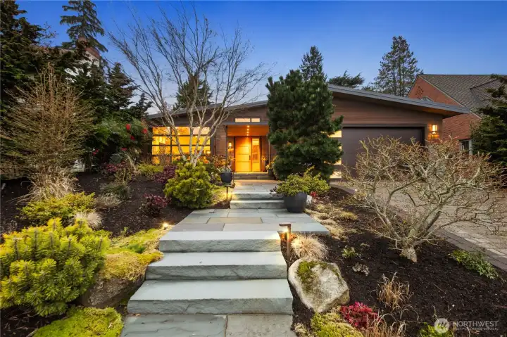 Pullng back to the sidewalk to get the full picture.