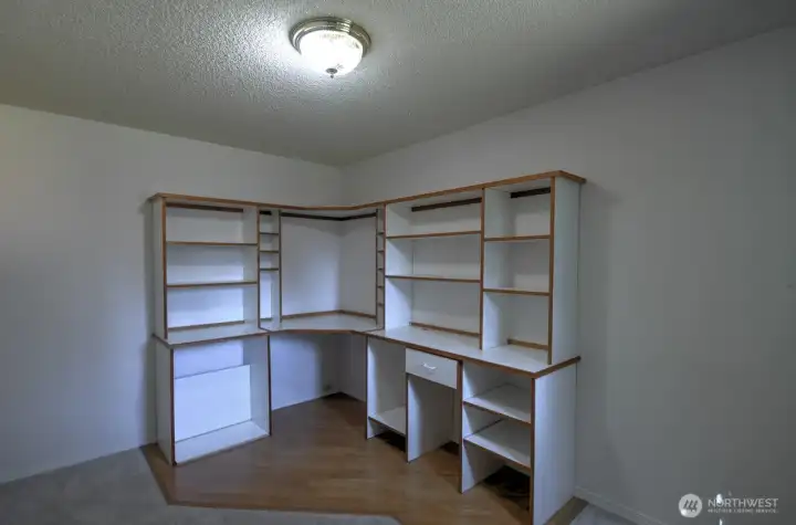 Great space for a home office or study area