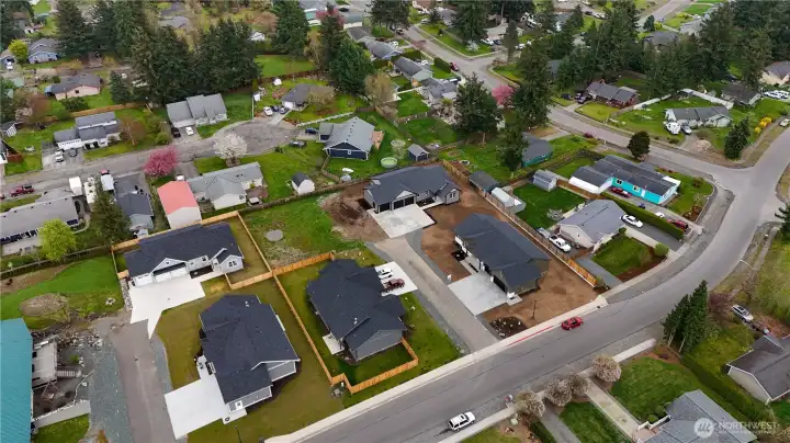 Bird's eye aerial of 128 Sable Dr showing lot size relative to neighborhood
