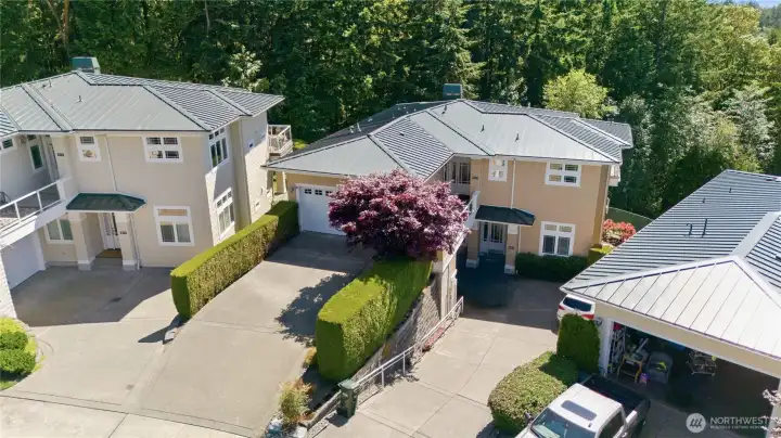 This condo is the top floor and is one-story.