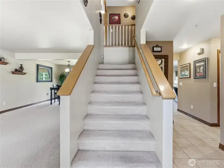 Front entrance providing a great space to remove your shoes and hang your hat and jacket. Front entrance providing a great space to remove your shoes and hang your hat and jacket.
