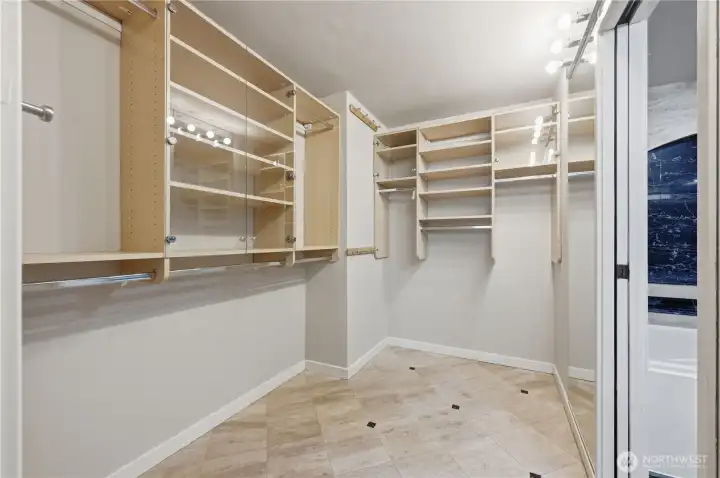 Plenty of storage room in your walk-in closet. Plenty of storage room in your walk-in closet.