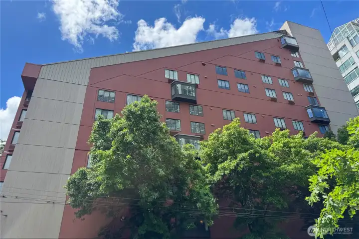 Here's an exterior photo of the fabulous, Market Place North Condominium building! Here's an exterior photo of the fabulous, Market Place North Condominium building!