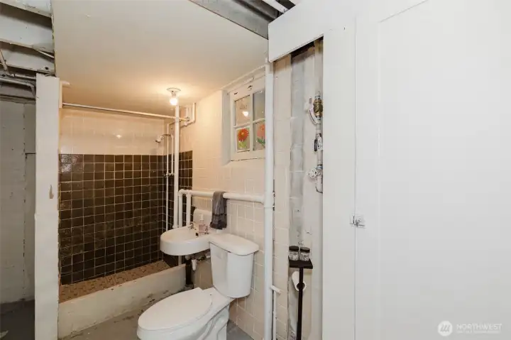 Full 3/4 bathroom downstairs