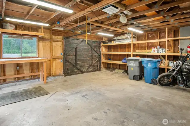 detached garage with shop space