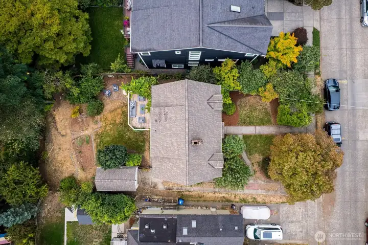 8, 160 sq. ft private lot with mature landscaping and privacy.