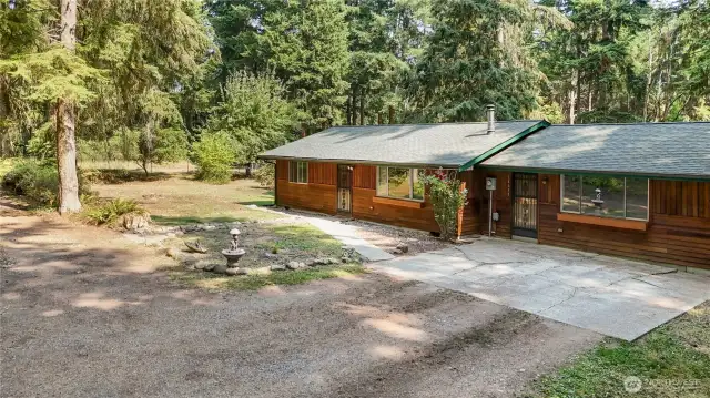 Enjoy your own year round country retreat!