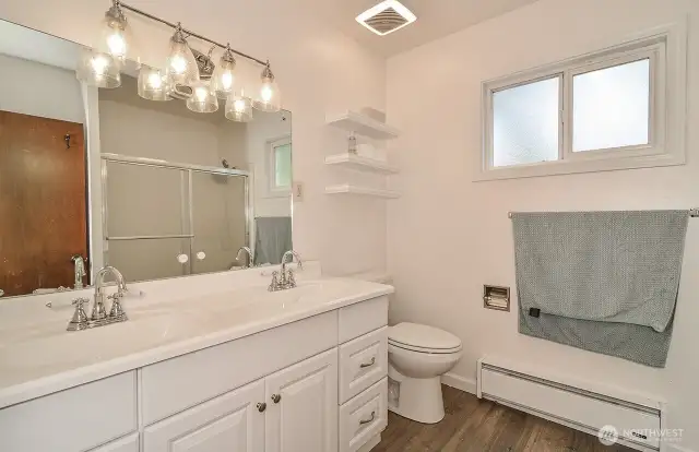 Full bathroom on the main level.