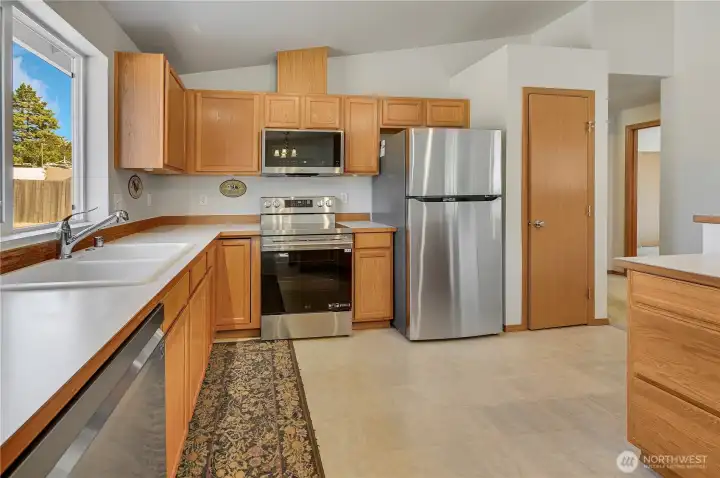 This fabulous kitchen has BRAND NEW LG appliances, including a smart ThinQ microwave, refrigerator, and range/oven that has an air fryer mode. The LG dishwasher is less than one year old.