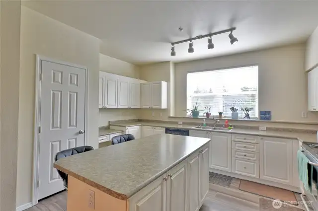 Kitchen with eating bar