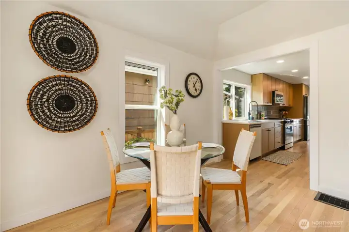 Dining & Kitchen