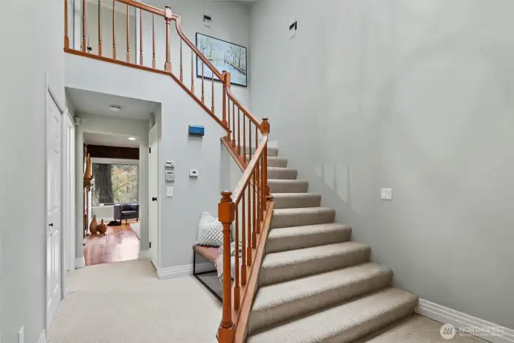 A small sitting nook on the way to the living room entry.